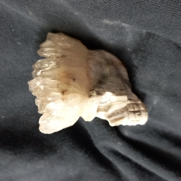 GEMSTONE HEALING STONE.            QUARTZ SKULL - Picture 4 of 5